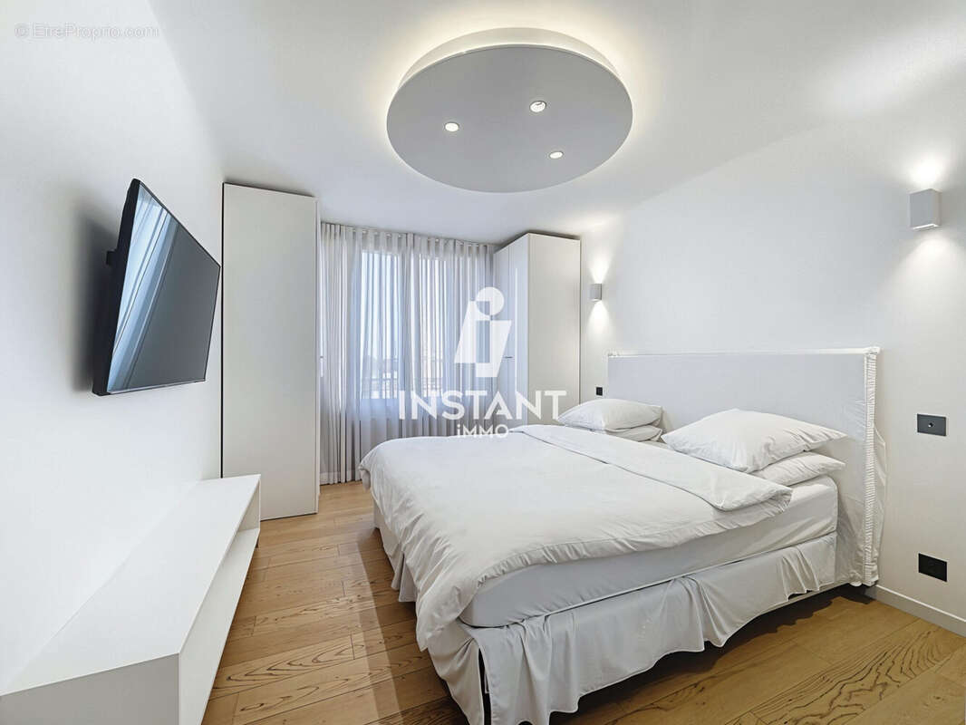 Appartement à CHARENTON-LE-PONT