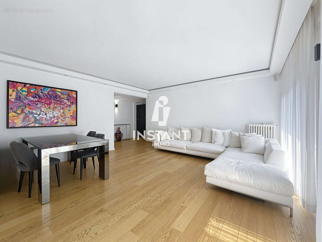 Appartement à CHARENTON-LE-PONT