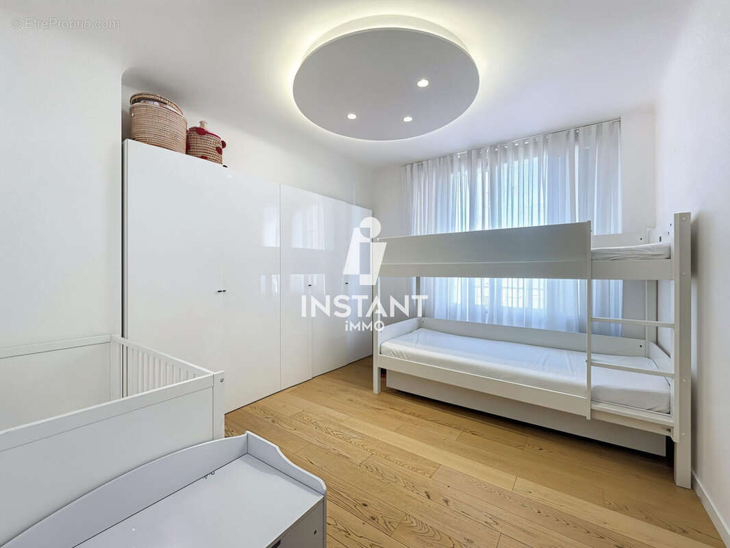 Appartement à CHARENTON-LE-PONT