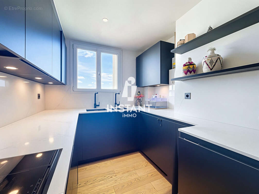 Appartement à CHARENTON-LE-PONT