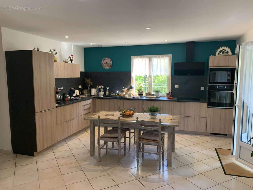 Maison à BRIGNAC-LA-PLAINE