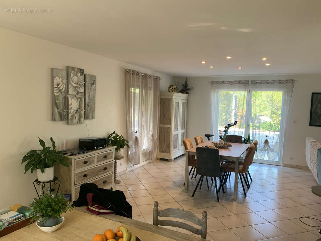 Maison à BRIGNAC-LA-PLAINE