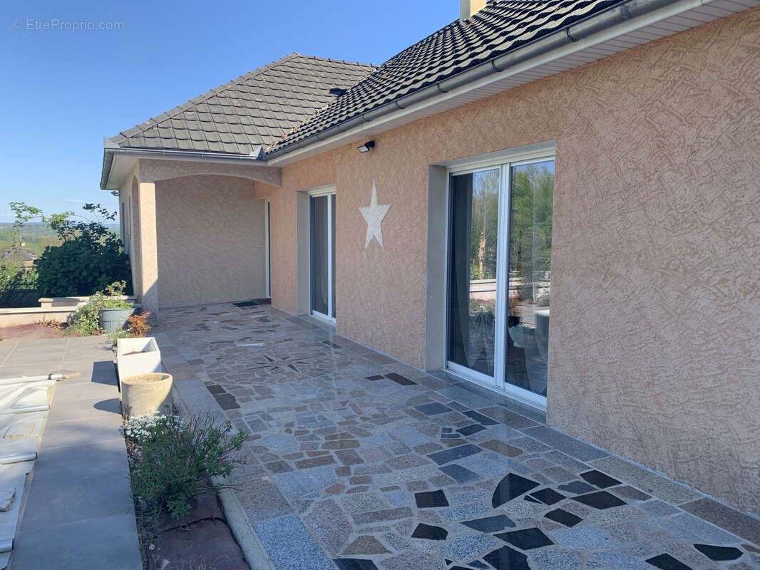 Maison à BRIGNAC-LA-PLAINE