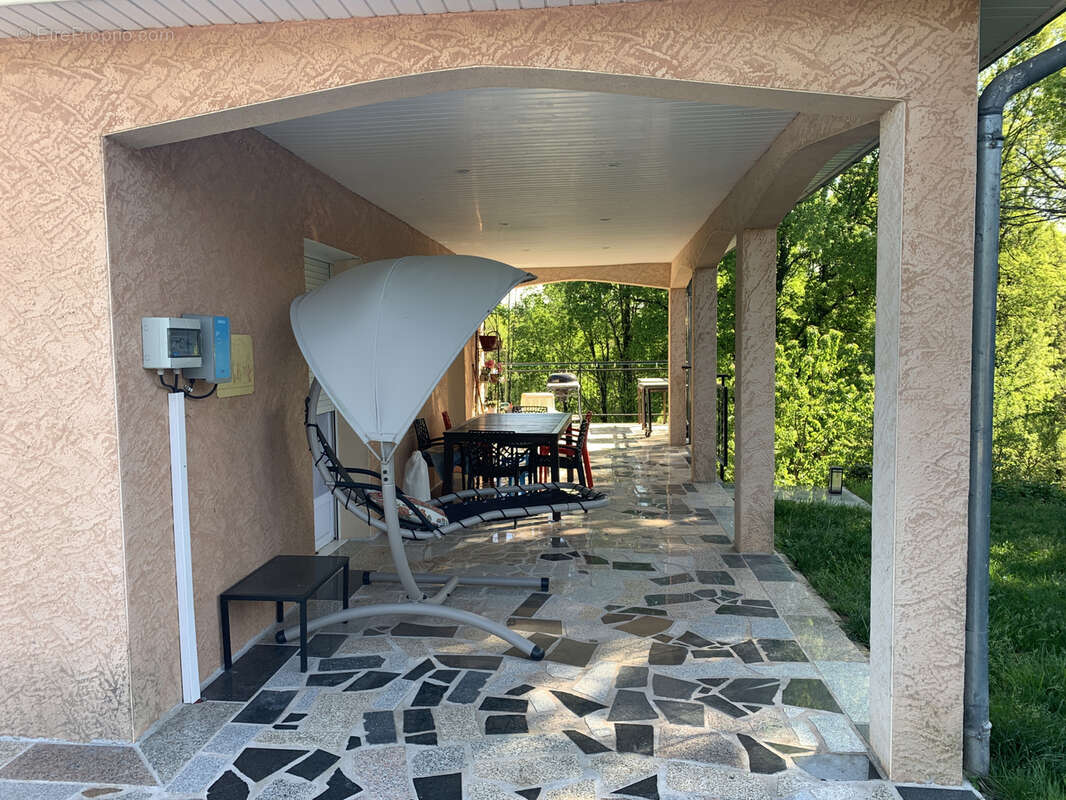 Maison à BRIGNAC-LA-PLAINE