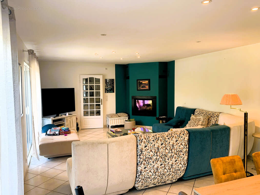 Maison à BRIGNAC-LA-PLAINE