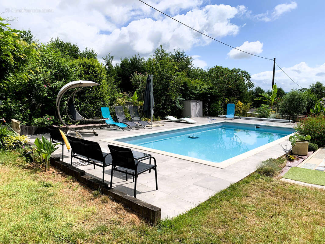 Maison à BRIGNAC-LA-PLAINE