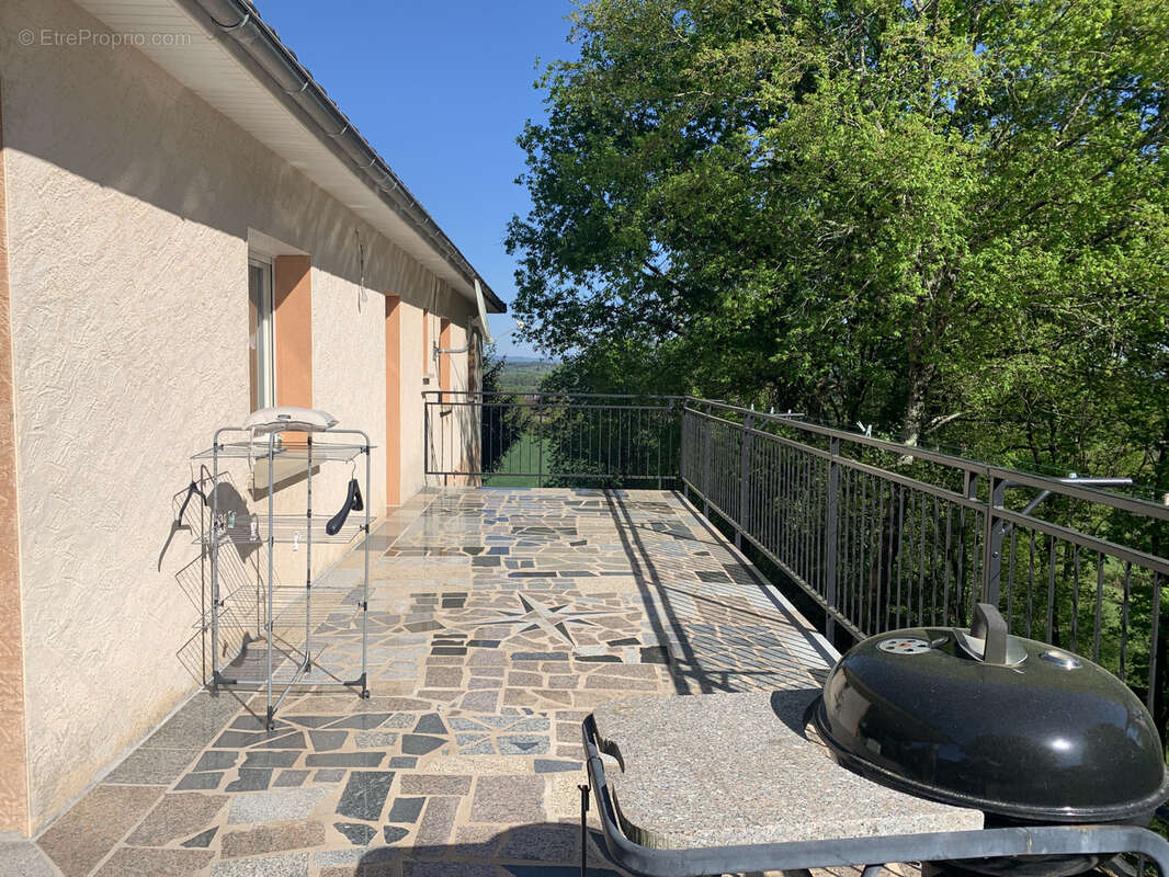 Maison à BRIGNAC-LA-PLAINE