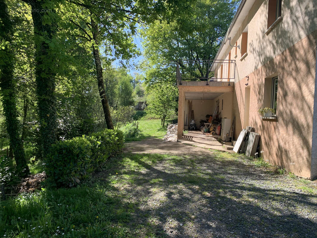 Maison à BRIGNAC-LA-PLAINE