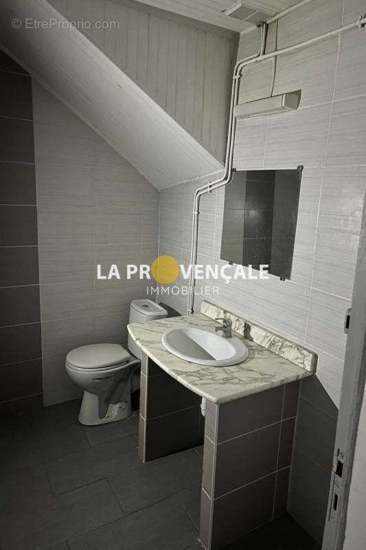 Appartement à ROQUEVAIRE