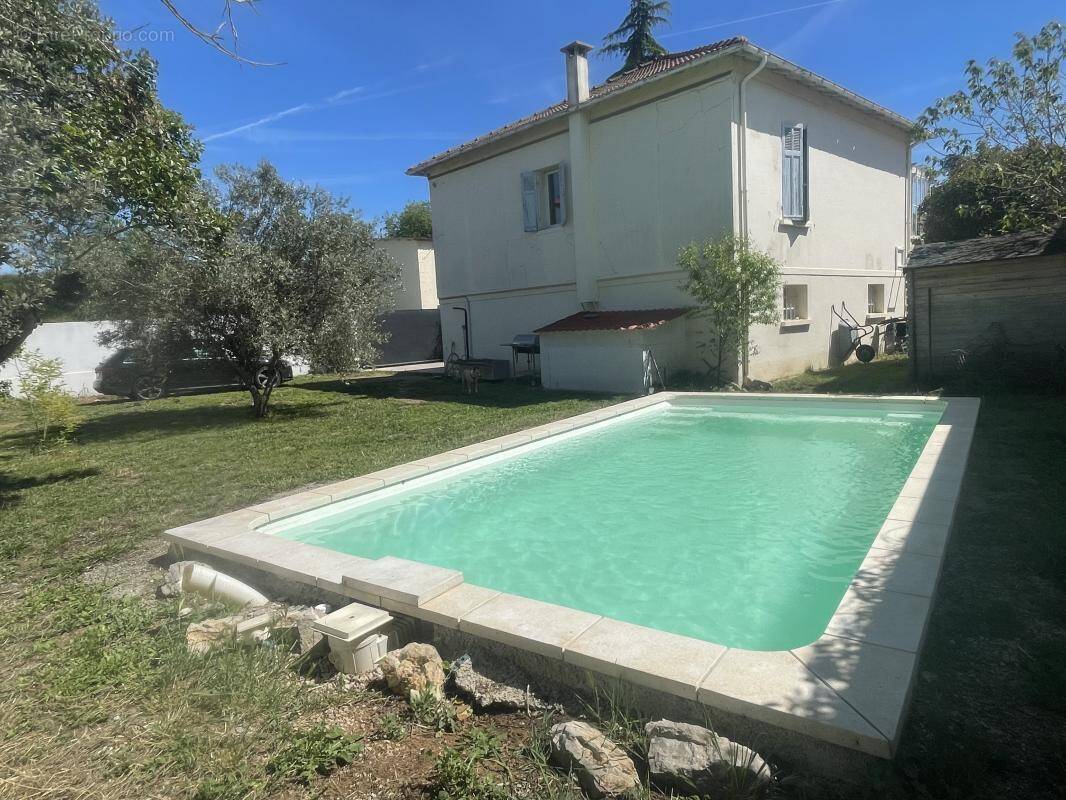 Maison à SAINT-VICTORET