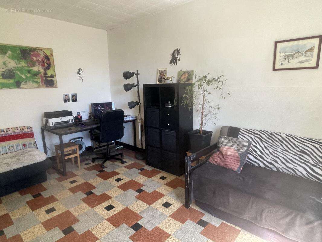 Maison à SAINT-VICTORET