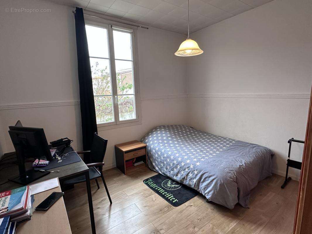 Maison à SAINT-VICTORET