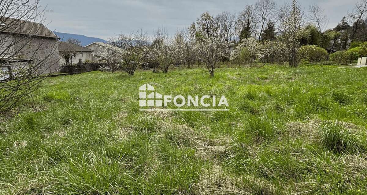 Terrain à SAINT-ISMIER