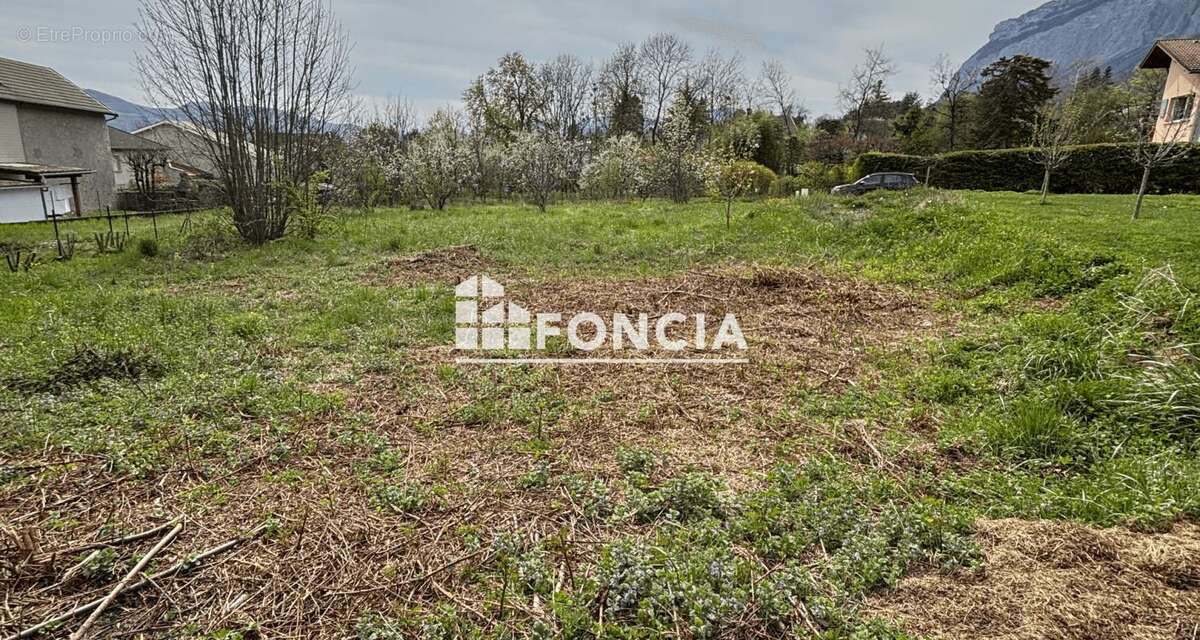 Terrain à SAINT-ISMIER