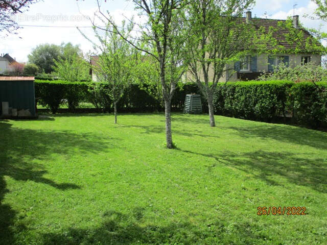 Maison à SAINT-YRIEIX-LA-PERCHE