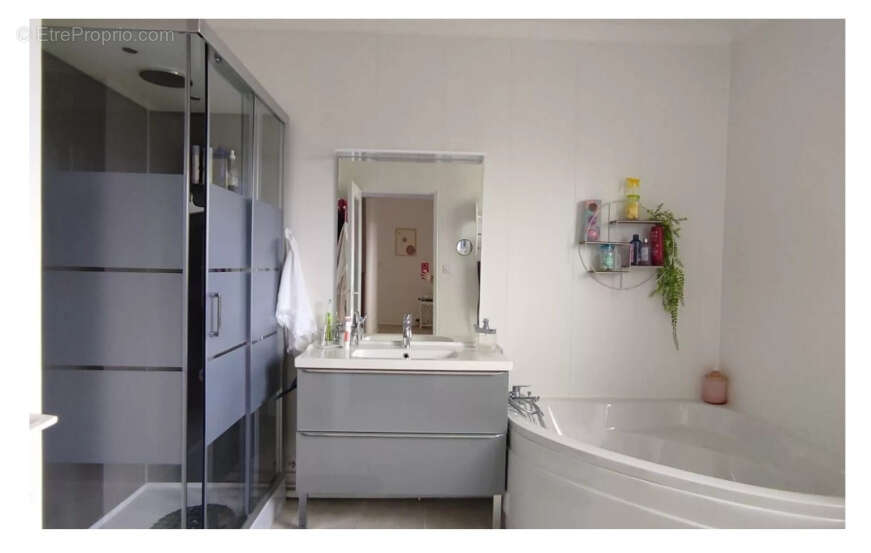 Maison à SAINT-YRIEIX-LA-PERCHE