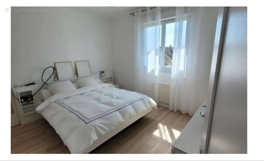 Maison à SAINT-YRIEIX-LA-PERCHE