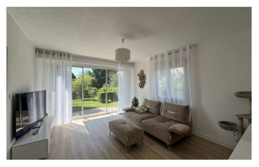 Maison à SAINT-YRIEIX-LA-PERCHE