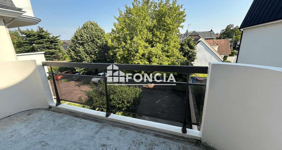 Appartement à PONTAULT-COMBAULT