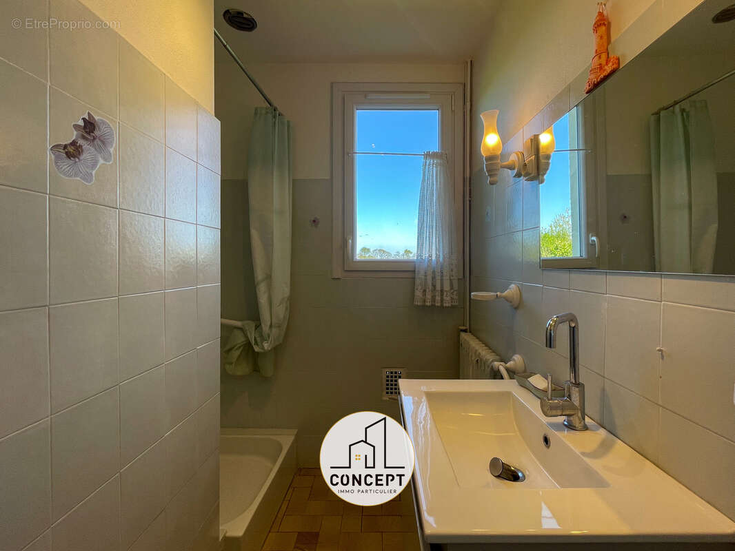 Maison à PLOUNEOUR-MENEZ