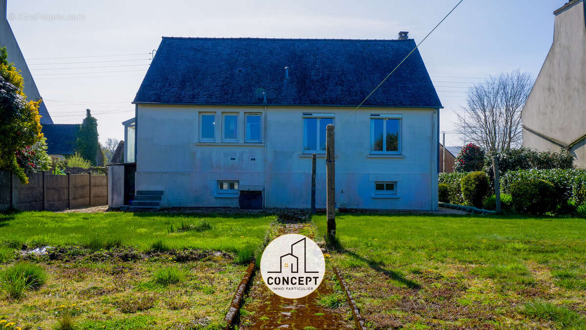 Maison à PLOUNEOUR-MENEZ