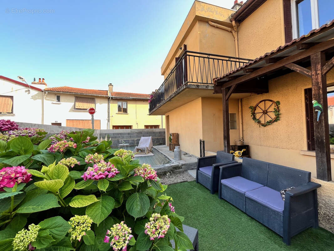 Maison à SAINT-BONNET-PRES-RIOM