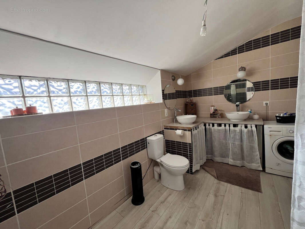 Maison à SAINT-BONNET-PRES-RIOM