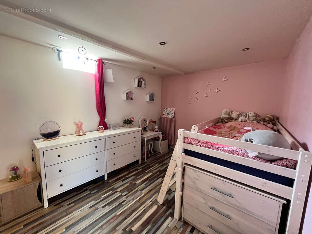 Maison à SAINT-BONNET-PRES-RIOM