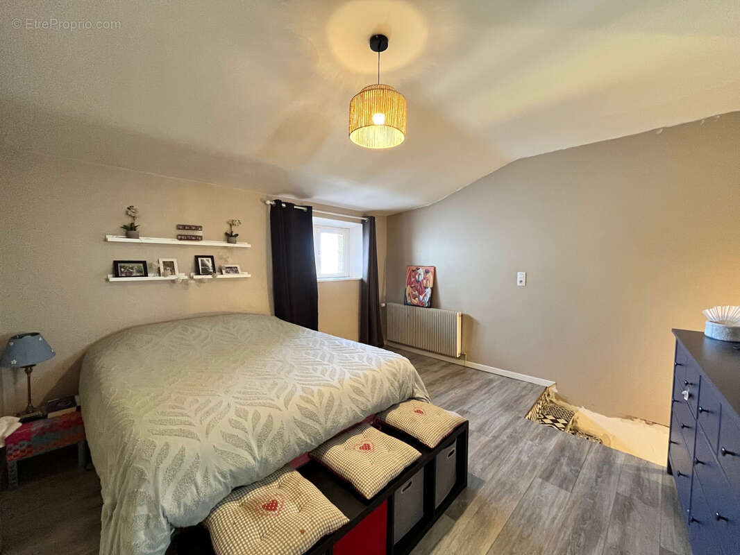 Maison à SAINT-BONNET-PRES-RIOM