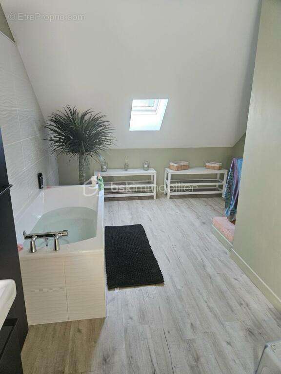 Maison à SAINT-MALO-DES-TROIS-FONTAINES