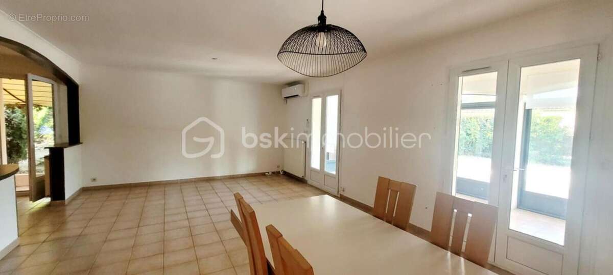 Maison à SAINT-PAUL-TROIS-CHATEAUX