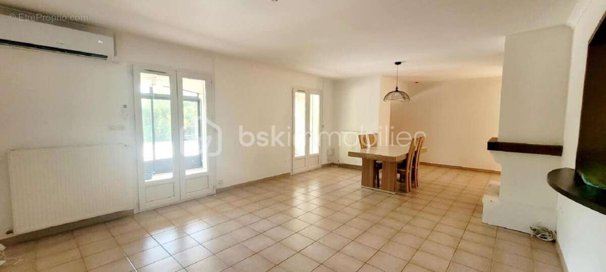 Maison à SAINT-PAUL-TROIS-CHATEAUX