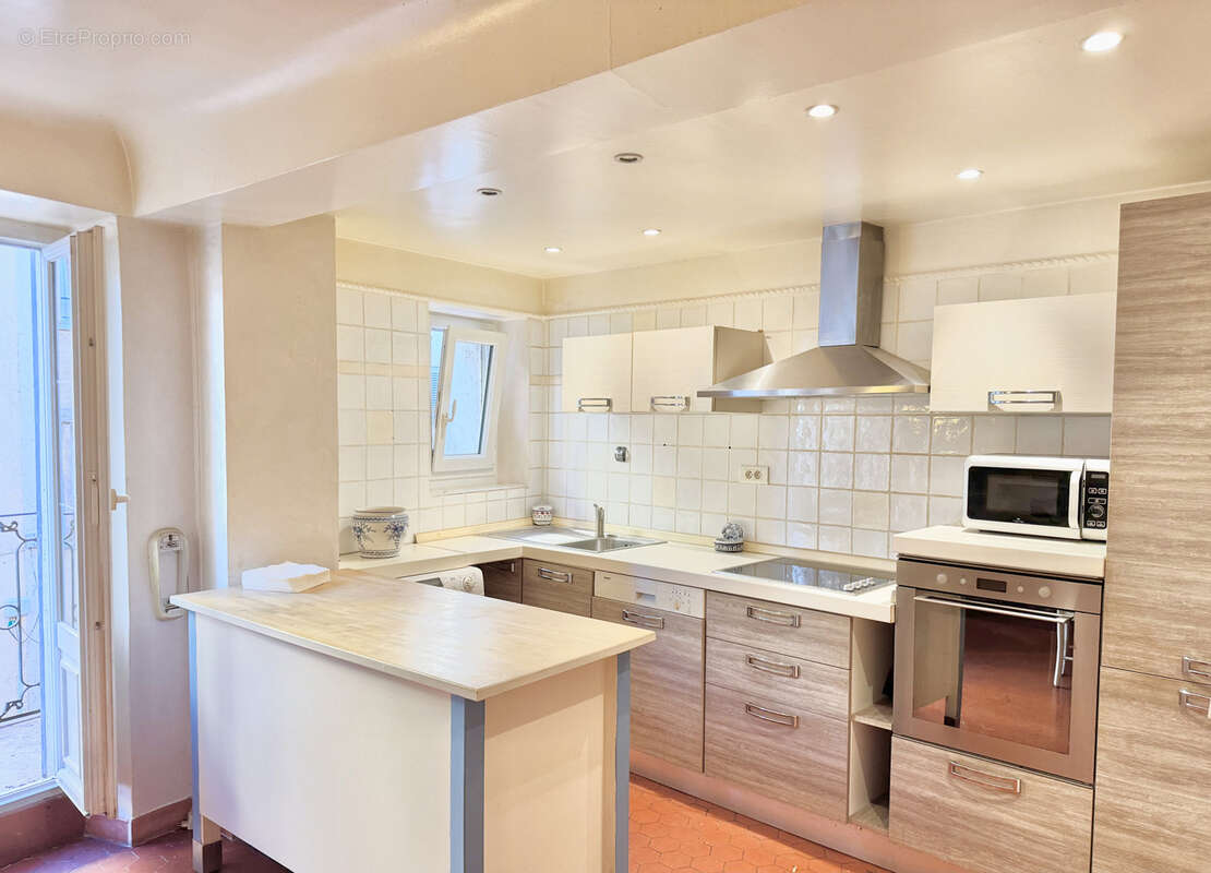 Maison à SAINT-CEZAIRE-SUR-SIAGNE