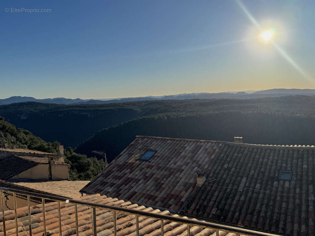 Maison à SAINT-CEZAIRE-SUR-SIAGNE