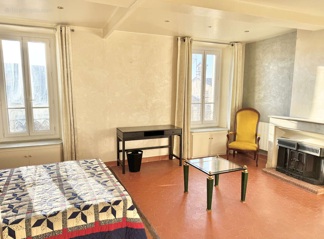 Maison à SAINT-CEZAIRE-SUR-SIAGNE