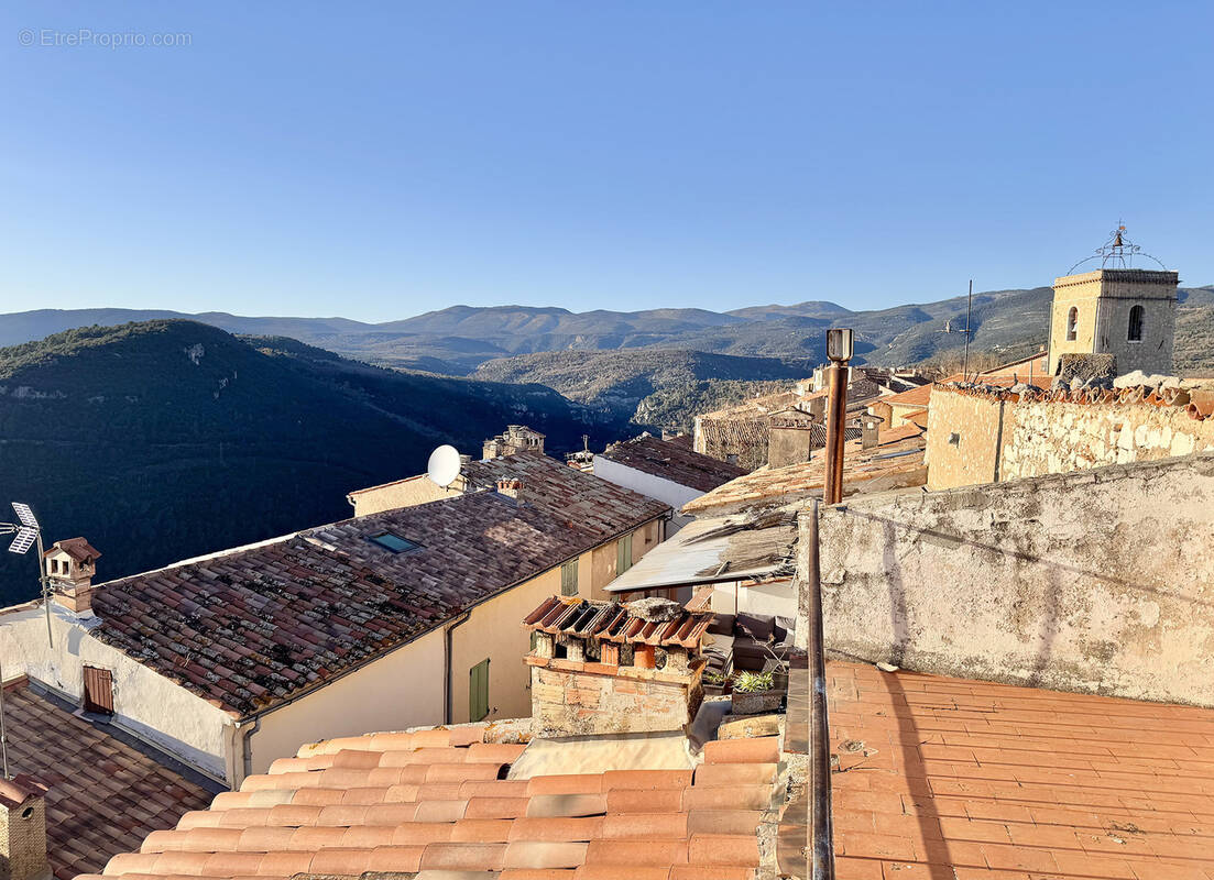 Maison à SAINT-CEZAIRE-SUR-SIAGNE