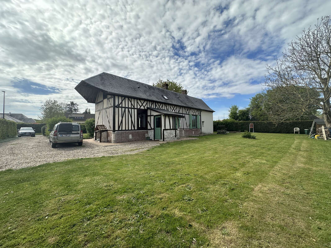 Maison à SAINT-PIERRE-DES-FLEURS