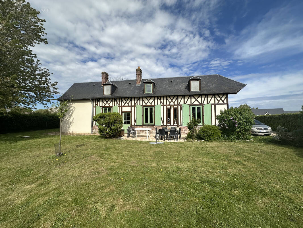 Maison à SAINT-PIERRE-DES-FLEURS