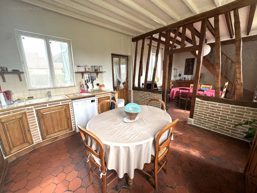 Maison à SAINT-PIERRE-DES-FLEURS