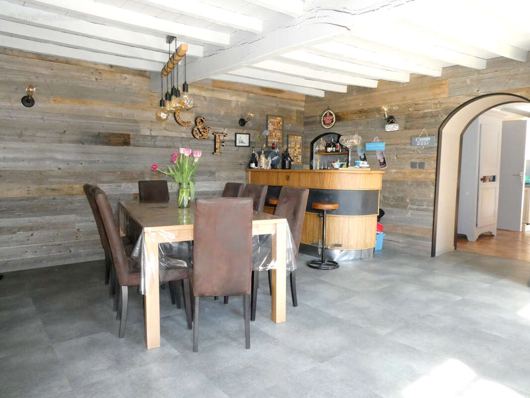 Maison à LONGESSAIGNE