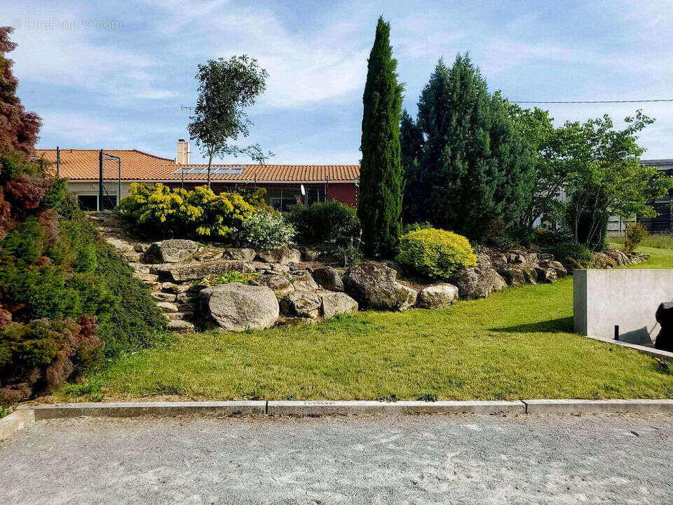 ancienne ferme - Maison à BOTZ-EN-MAUGES