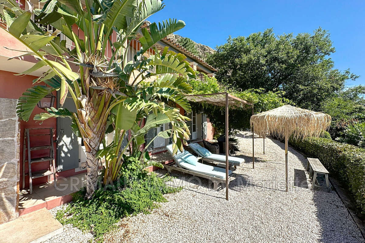 Maison à LA GARDE-FREINET