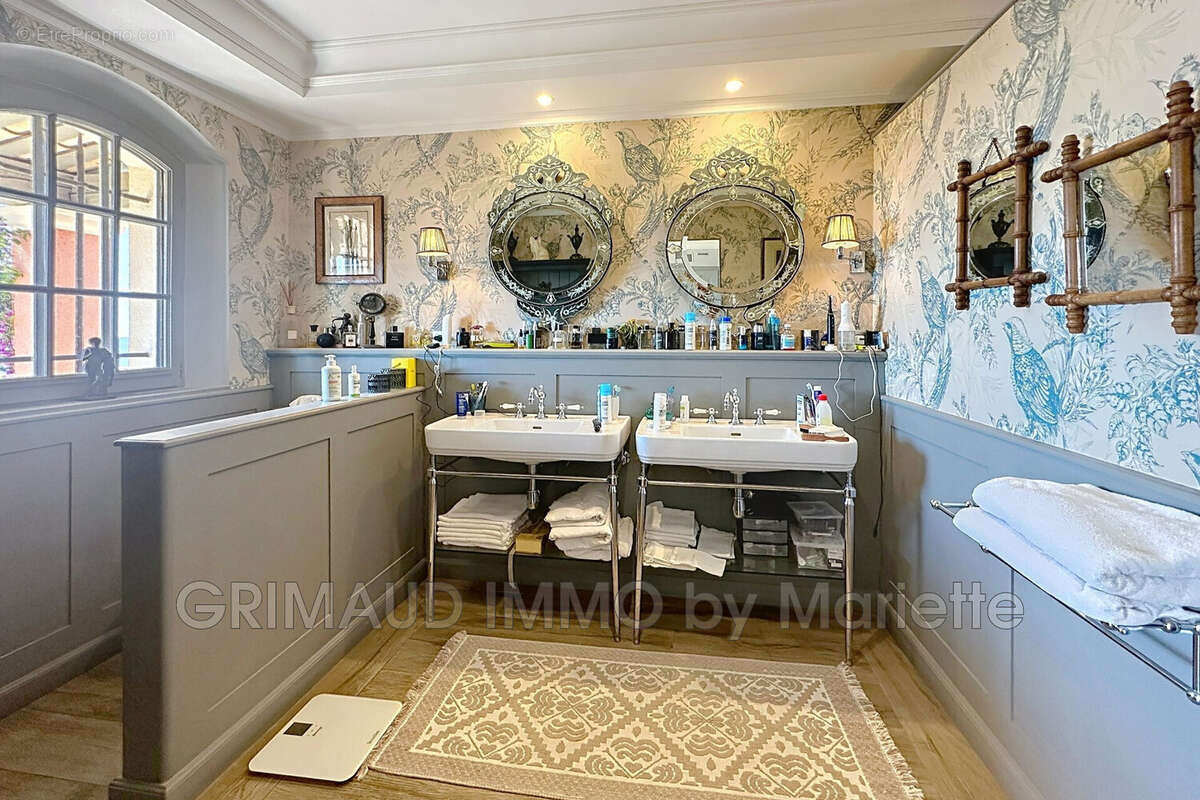 Maison à LA GARDE-FREINET