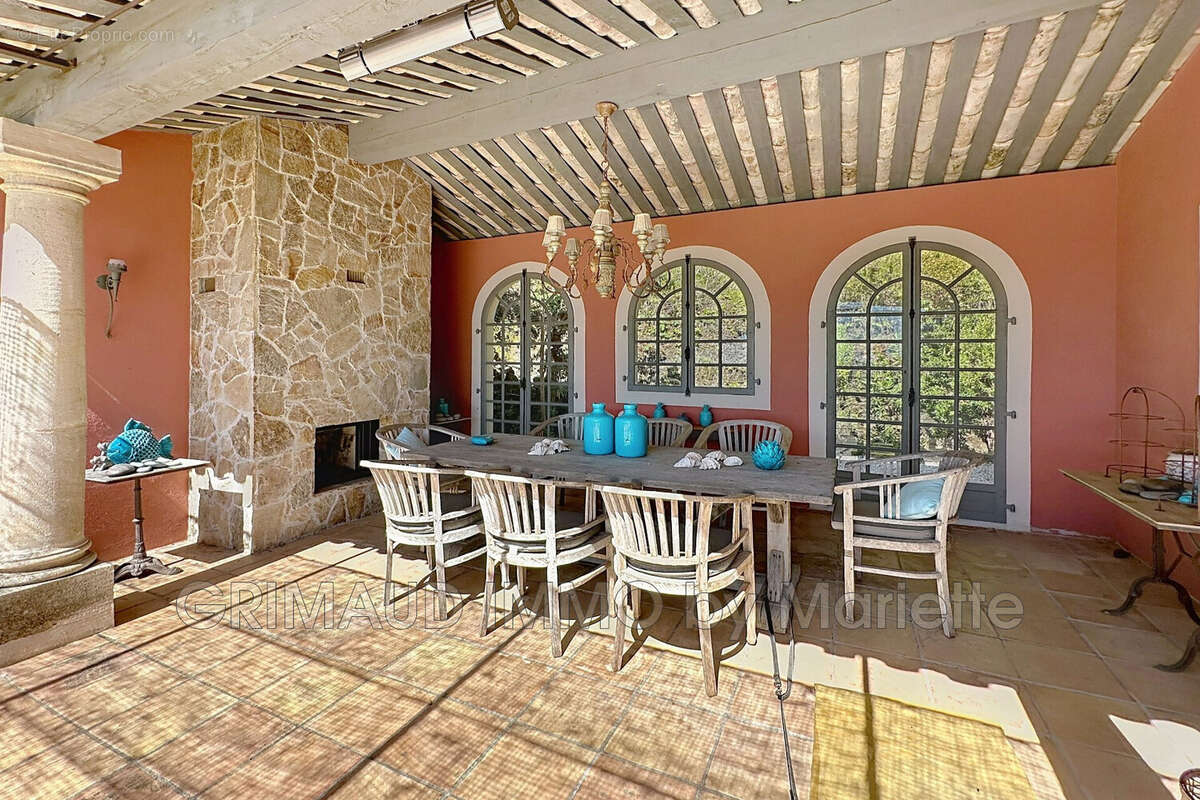 Maison à LA GARDE-FREINET