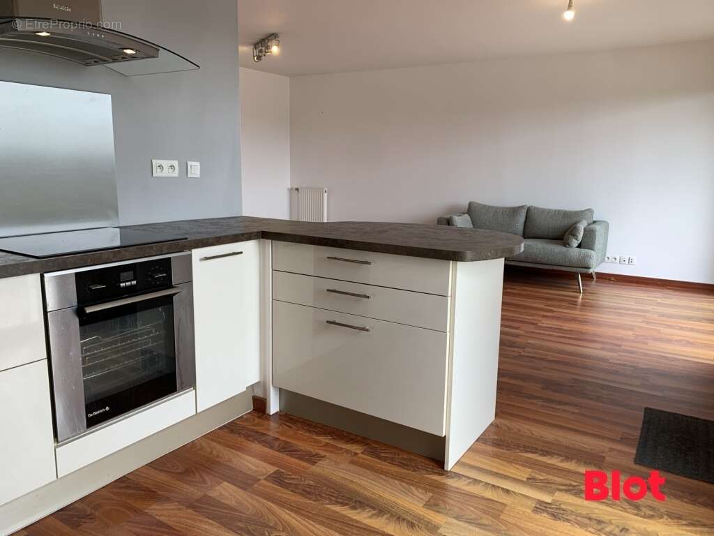 Appartement à VEZIN-LE-COQUET