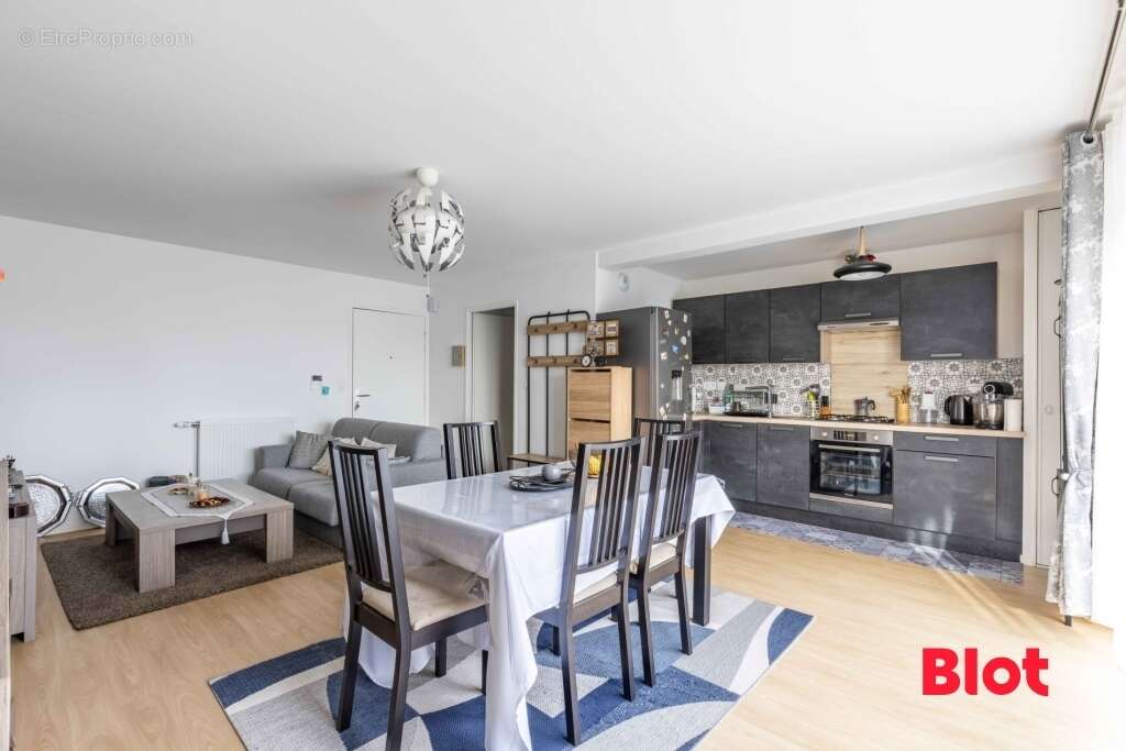 Appartement à VEZIN-LE-COQUET