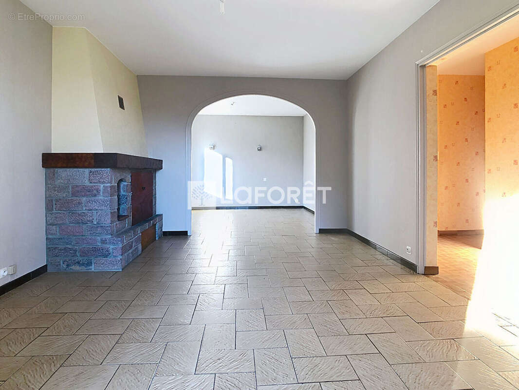 Maison à MAURE-DE-BRETAGNE