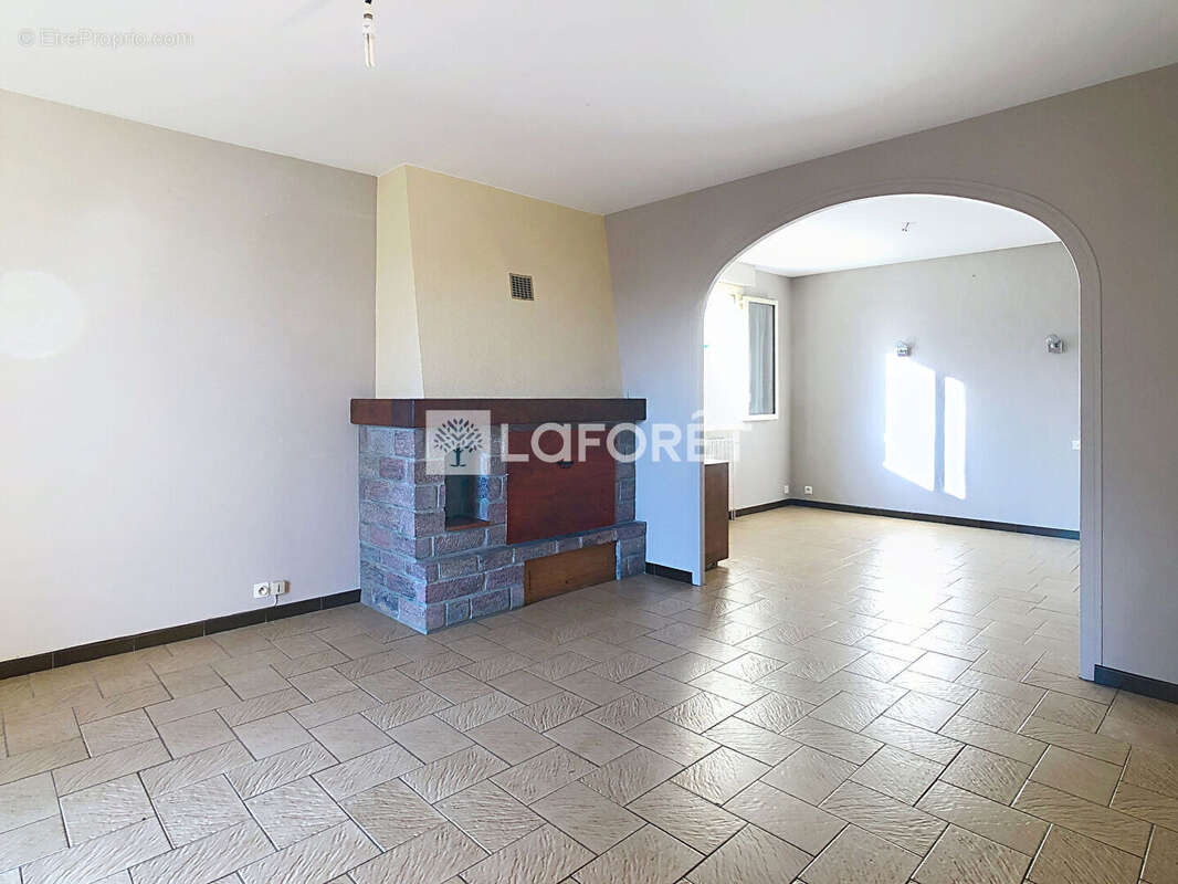 Maison à MAURE-DE-BRETAGNE