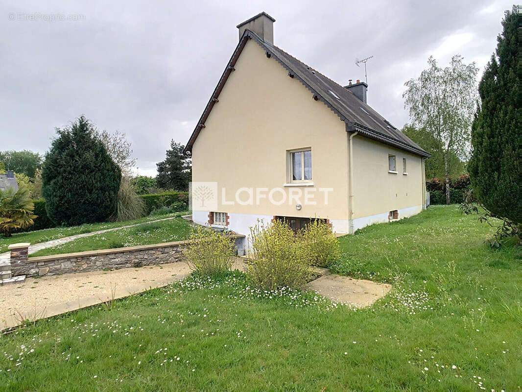 Maison à MAURE-DE-BRETAGNE