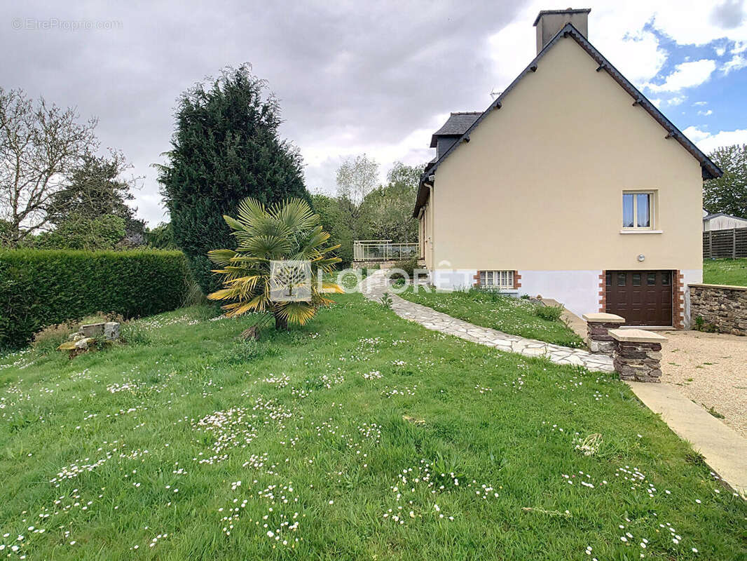 Maison à MAURE-DE-BRETAGNE